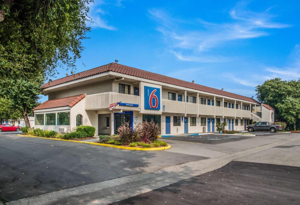 Motel 6-Petaluma, CA Bagian luar foto